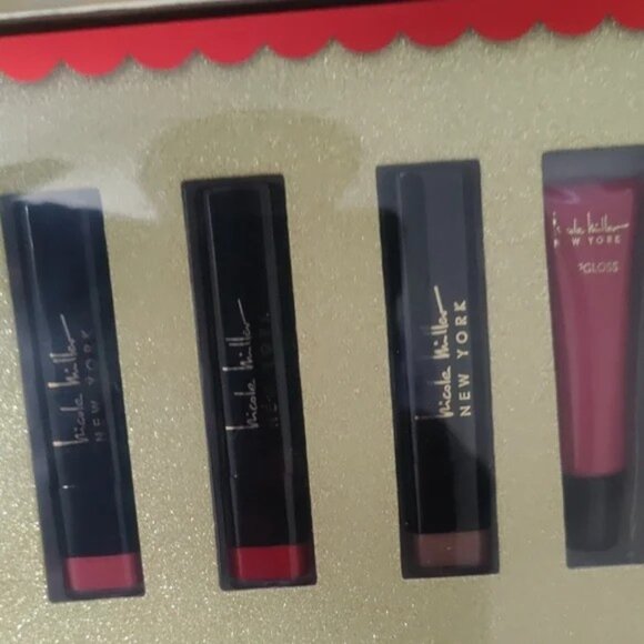 Nicole Miller Silver and Gold Complete Cosmetic Set - Picture 7 of 8